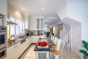 Bondi Boho House Jacuzzi PoolSpa HolidayRento - Image 3