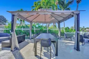 6 Bedroom Waterfront Villa Heated Pool, Game Room - Image 2
