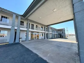 Super 8 Van Horn - Image 4