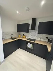 Beautiful 2-Bedroom Apartment with Parking - Image 4