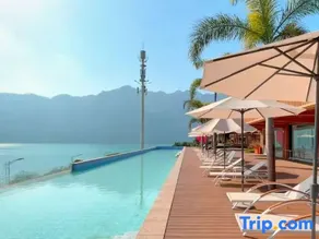 Half Moon Bay Holiday Hotel - Image 2