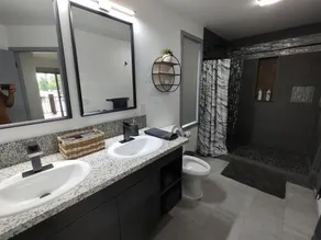 New Modern Stylish Home near the airport - Image 5