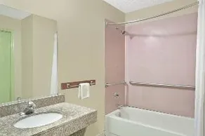 Super 8 Newnan - Image 1