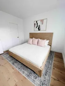 Luxury Downtown Spacious 3 bedroom New Modern Townhome - Image 5