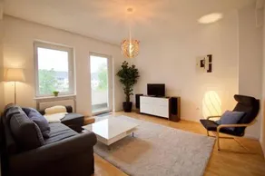 Fantastic Apartment in Enchanting Neighbourhood - Image 5