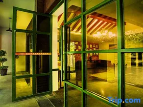 Binjiang Yizhan Hotel - Image 4