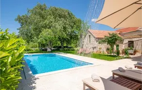 Amazing Home In Lovrec With Outdoor Swimming Pool - Image 2