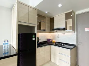 Modern Look And Comfy 2Br Vasanta Innopark Apartment - Image 5