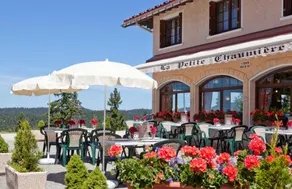 Hôtel Restaurant Résidence La Petite Chaumière - Image 3