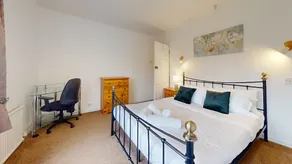 Lovely House in Cambridge With 5-double Beds - Image 3