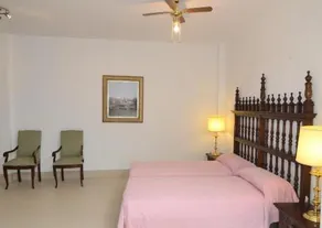 Holiday Home Real Suites 31 - Image 3