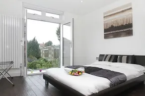 Holiday Lets London 5 - Image 2