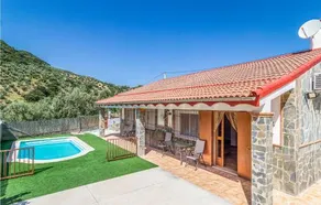 3 Bedroom Gorgeous Home In Rute - Image 2