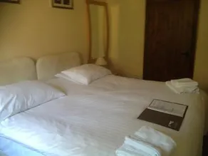 Warmans Barn House Hotel - Image 5