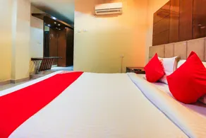 OYO 68409 Dera Guest House - Image 4
