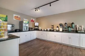 Fireside Inn & Suites Auburn - Image 3