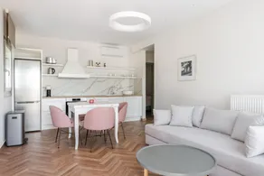 Deluxe Apartment - Image 2