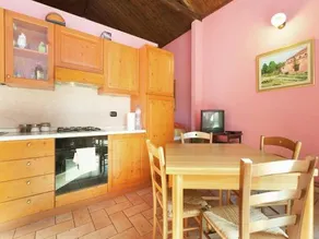 Apartment in Veneto With Shared Pool - Image 2