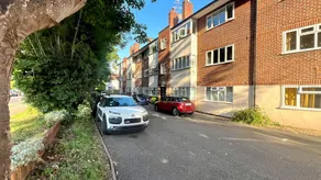 Modern 1 Bedroom Apt In Maidenhead Nr River Thames - Image 2