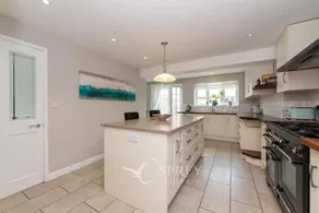 Bellamy Road - 3 Bedroom home - Image 4