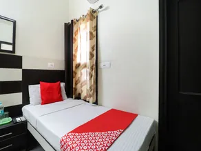 Royal Guest House by OYO Rooms - Image 4