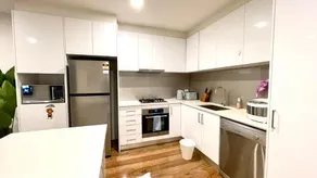 Preston Spacious 2brm Apartment Free Parking Wi Fi - Image 2
