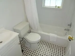 Affordable 2bdrm Home-FREE Designated Parking - Image 5