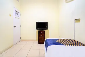 Radio Backpacker Guesthouse - Image 2