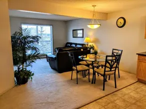 Bright 2BR U/G parking LRT&Transit 1Min Walk - Image 3