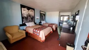 Super 8 Van Horn - Image 5