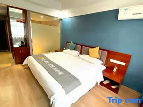 Manbo Hotel (Yichang Wuyue Plaza actually Home Store) - Image 5