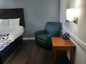 Americas Best Value Inn - Little Rock / West Medical Center - Image 3