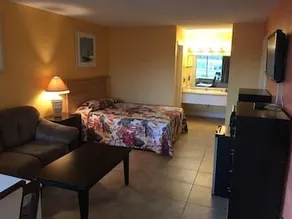 Tropical Inn Resort - Image 3
