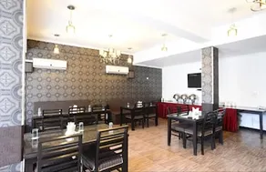 Summit Renaissance Hotel And Spa - Image 3