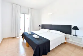 Homerez - Apartment for 3 pers. with shared pool and sea view - Image 2