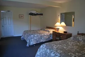 MidTrail Motel - Image 4
