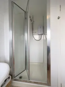 Beautiful & Elegant 2BD Scandi Style Duplex - Image 2