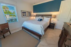 Coral Retreat Apartment 5 - Image 3