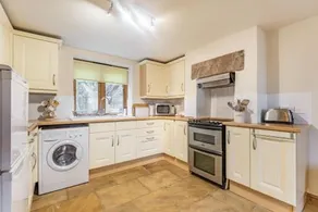Hurst Cottage - Image 3