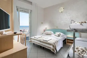 Strand - Image 4