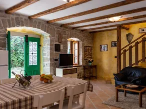 Comfortable holiday home with pool - Image 3