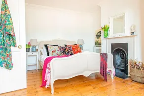 Beautiful 5 Bedroom Regency House / Pets Welcome - Image 2