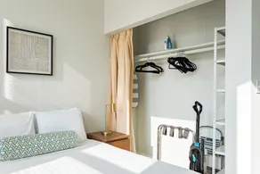 Walker's Paradise 1-Bedroom Apt in Lincoln Park - Image 3