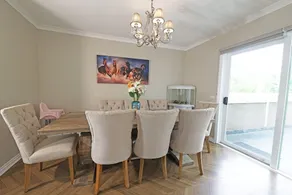 Charming 6 BRM Villa in Melbourne Mullum Mullum Precinct - Image 3