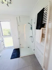 Spacious 3 Bedrooms with Garden View - Image 2