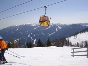 Spacious Chalet Near Ski Area in Bad Kleinkirchheim - Image 3