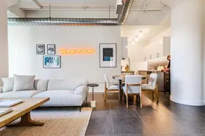 Sunny & Spacious 2BDR & 1BTH in Downtown LA - Image 5