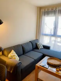 Apartament dúplex amb vistes al Pirineu català - Image 4