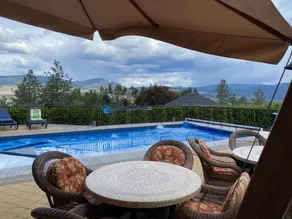 Under The Tree - Bed & Breakfast - Image 1