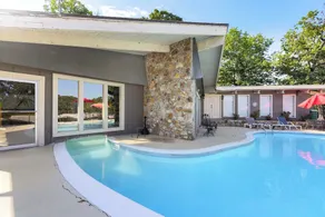 Bass Point Resort - Image 5